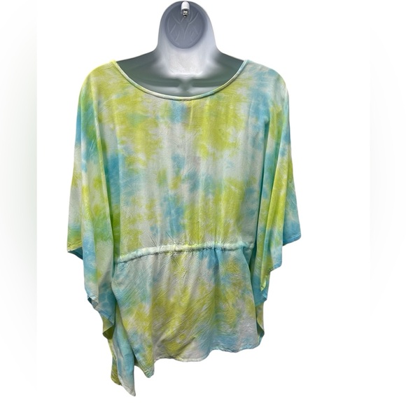 NWT.  Tye-Dye Onesize   Sacred Threads Blouse.   S/M in size. BL/RD14. - Picture 2 of 3